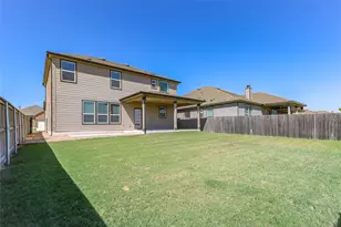8203 Knoxville Trl, Austin, TX 78744 - Photo 35