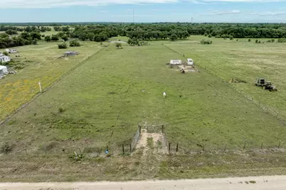 921 9th Street, Lexington, TX 78947 - Photo 1