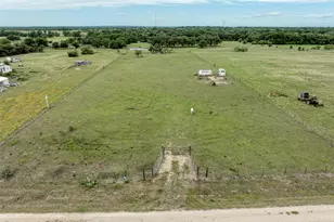 921 9th St, Lexington, TX 78947 - Photo 1