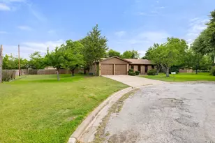 704 Brookwood Cir, Taylor, TX 76574 - Photo 35