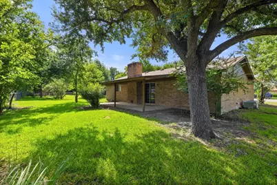 704 Brookwood Circle, Taylor, TX 76574 - Photo 33