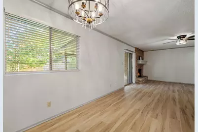 704 Brookwood Circle, Taylor, TX 76574 - Photo 19