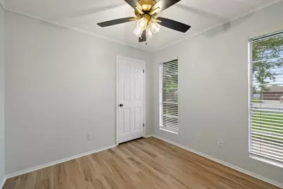 704 Brookwood Circle, Taylor, TX 76574 - Photo 23