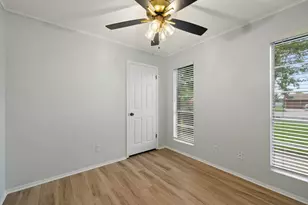 704 Brookwood Cir, Taylor, TX 76574 - Photo 23