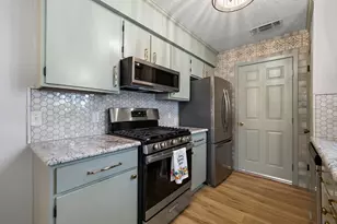 704 Brookwood Cir, Taylor, TX 76574 - Photo 13