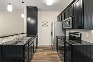 2009 S 10th St, Waco, TX 76706 - Photo 11