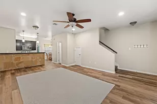 2009 S 10th St, Waco, TX 76706 - Photo 5