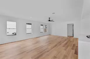 605 E 47th St, Austin, TX 78751 - Photo 5