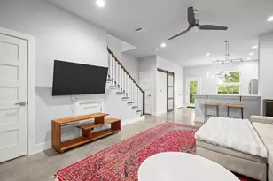 1220 Delano St, Austin, TX 78721 - Photo 3