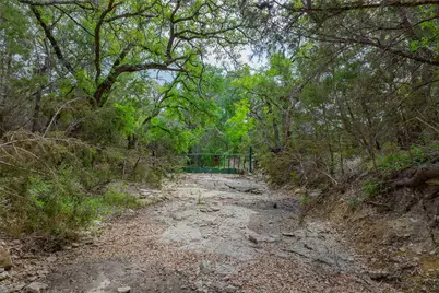910 Abbey Road, Liberty Hill, TX 78642 - Photo 17