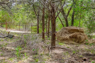 910 Abbey Road, Liberty Hill, TX 78642 - Photo 35