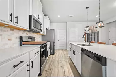 207 Dogvane Circle W, Kyle, TX 78640 - Photo 9