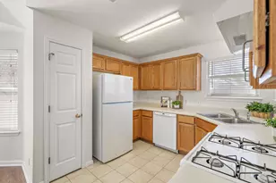 239 Dana Dr, Hutto, TX 78634 - Photo 9