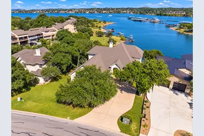 343 Venture Boulevard S, Point Venture, TX 78645 - Photo 3
