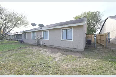 916 Crockett Street #A, Lockhart, TX 78644 - Photo 11