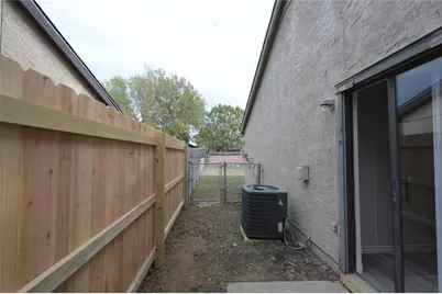 916 Crockett Street #A, Lockhart, TX 78644 - Photo 9