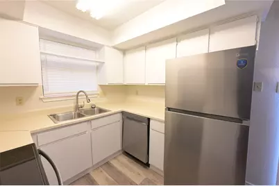 916 Crockett Street #A, Lockhart, TX 78644 - Photo 3