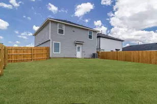 282 Bull Lake Cir, Buda, TX 78610 - Photo 11