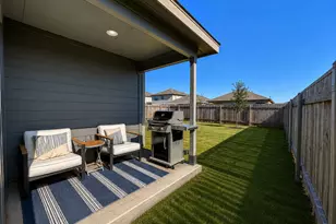 208 Longbridge Dr, Hutto, TX 78634 - Photo 7