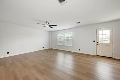 125 Holland Street, Hutto, TX 78634 - Photo 7