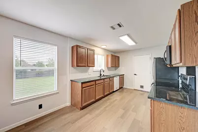 125 Holland Street, Hutto, TX 78634 - Photo 13