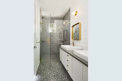2016 Jesse E Segovia Street #B, Austin, TX 78702 - Photo 9