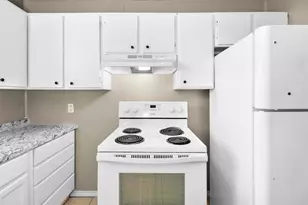 1611 Jones St, Taylor, TX 76574 - Photo 13