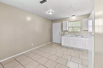 1611 Jones Street #5, Taylor, TX 76574 - Photo 9