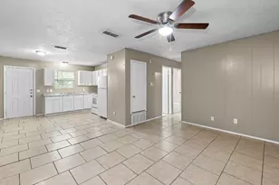 1611 Jones St, Taylor, TX 76574 - Photo 3