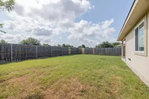 306 Quail Hollow Dr, Hutto, TX 78634 - Photo 17