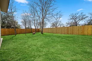 429 S Williamson St, Giddings, TX 78942 - Photo 25