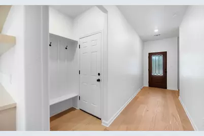 429 S Williamson Street, Giddings, TX 78942 - Photo 5