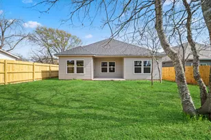 429 S Williamson St, Giddings, TX 78942 - Photo 23