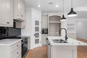 429 S Williamson St, Giddings, TX 78942 - Photo 11