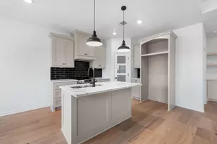 429 S Williamson St, Giddings, TX 78942 - Photo 9