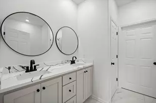 429 S Williamson St, Giddings, TX 78942 - Photo 19