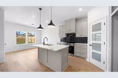 429 S Williamson Street, Giddings, TX 78942 - Photo 7