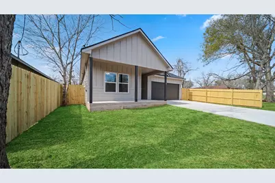 429 S Williamson Street, Giddings, TX 78942 - Photo 3