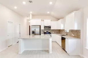 125 Comet Pointe Dr, Georgetown, TX 78628 - Photo 11