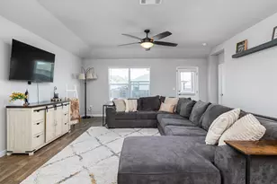 201 Bunting Ln, Bertram, TX 78605 - Photo 5