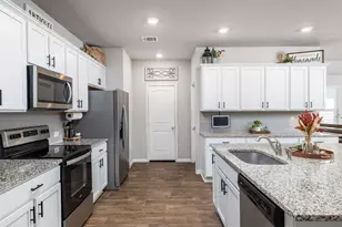 201 Bunting Ln, Bertram, TX 78605 - Photo 7