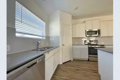 104 Ulmus Street, Hutto, TX 78634 - Photo 5