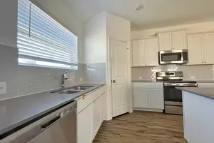 104 Ulmus St, Hutto, TX 78634 - Photo 5