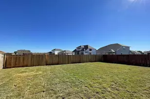 104 Ulmus St, Hutto, TX 78634 - Photo 13