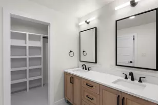 10603 Parkfield Dr, Austin, TX 78758 - Photo 19