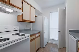 2430 Cromwell Cir, Austin, TX 78741 - Photo 7