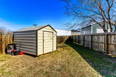 226 Spruce Avenue, Luling, TX 78648 - Photo 27