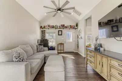 226 Spruce Avenue, Luling, TX 78648 - Photo 7