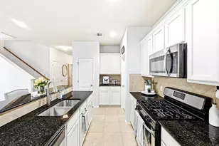 9705 Sydney Marilyn Ln, Austin, TX 78748 - Photo 11