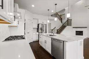 7200 Garnet Mill Ln, Austin, TX 78744 - Photo 3